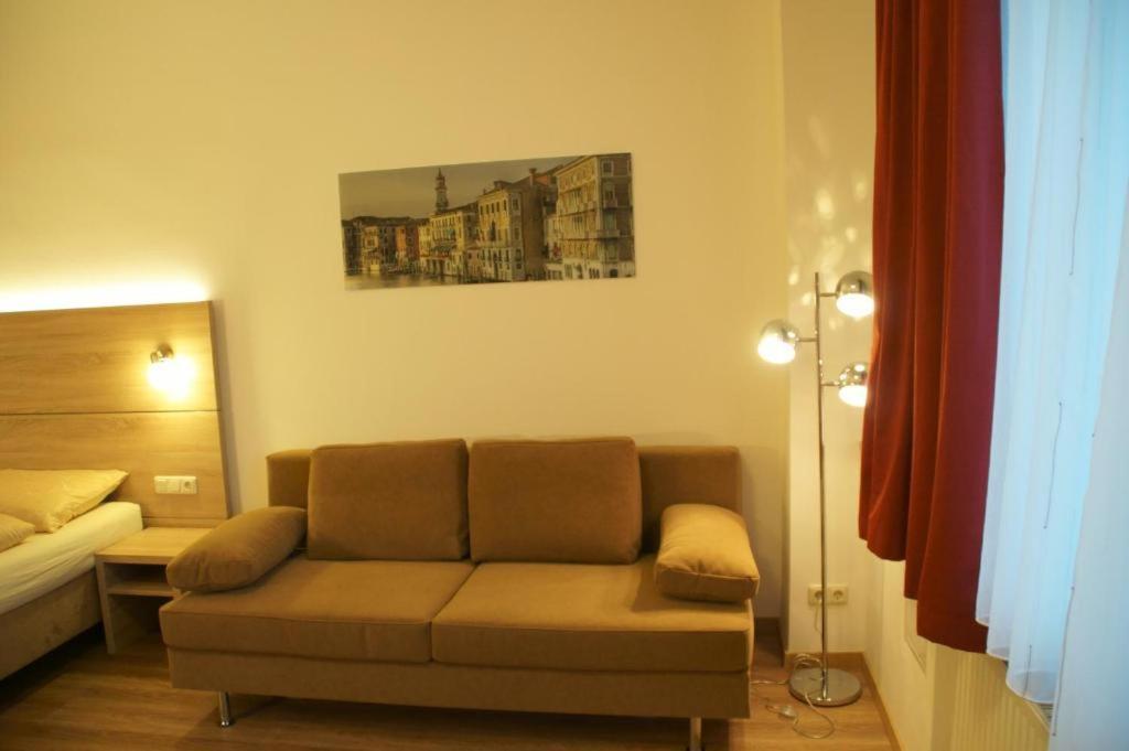 Das Falk Apartmenthaus Nuremberg Extérieur photo